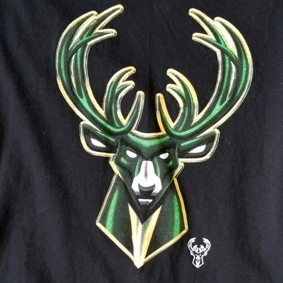 Fanatics Other - Milwaukee Bucks shirt